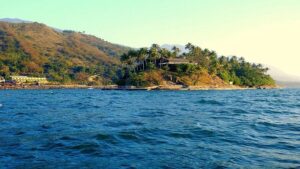 Conheca a Ilha das Cabras em Ilhabela