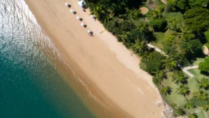 Conheça as belezas da Praia do Saco da Capela em Ilhabela