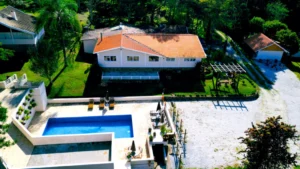 Descubra a beleza da Praia de Santa Tereza em Ilhabela