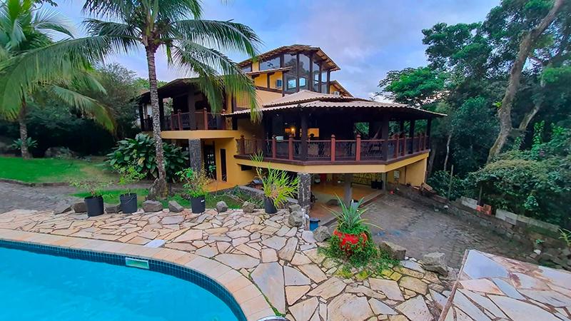 Hospedagem em Ilhabela perto da mata e da tranquilidade