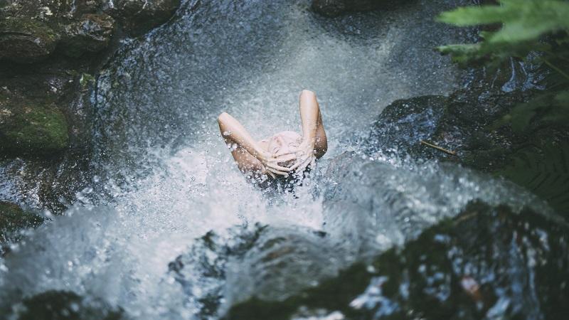 Visite a Cachoeira da Laje em Ilhabela