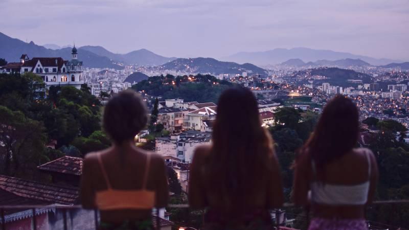 conheca o bairro de santa teresa no rio de janeiro