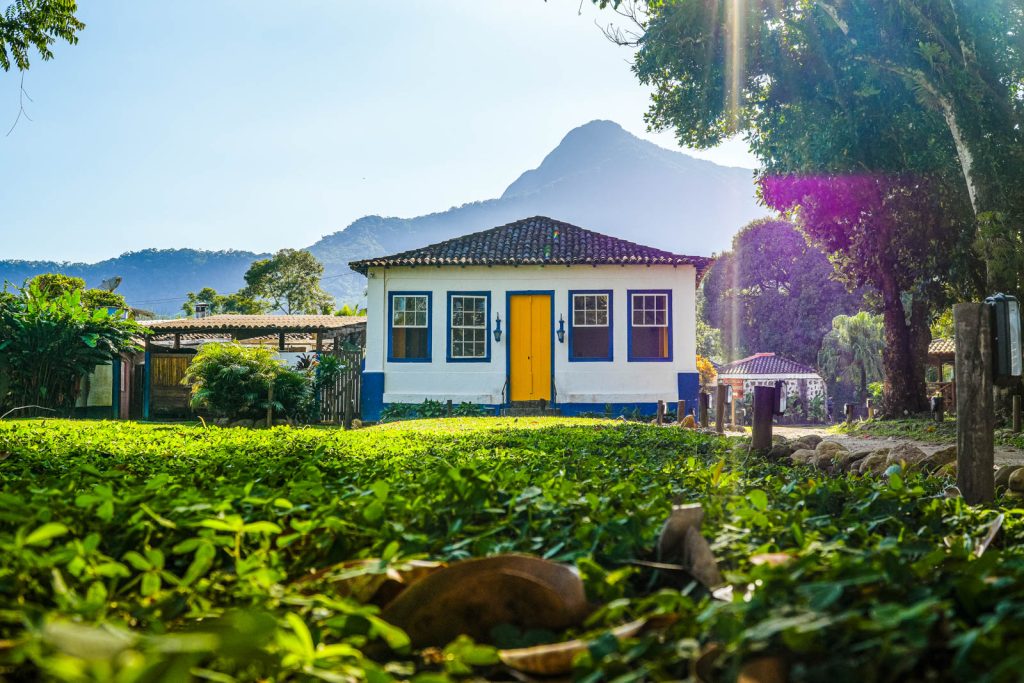 Velinn Pousada Bromélias em Ilhabela - Pousada com cachoeira e Pizzaria rodízio