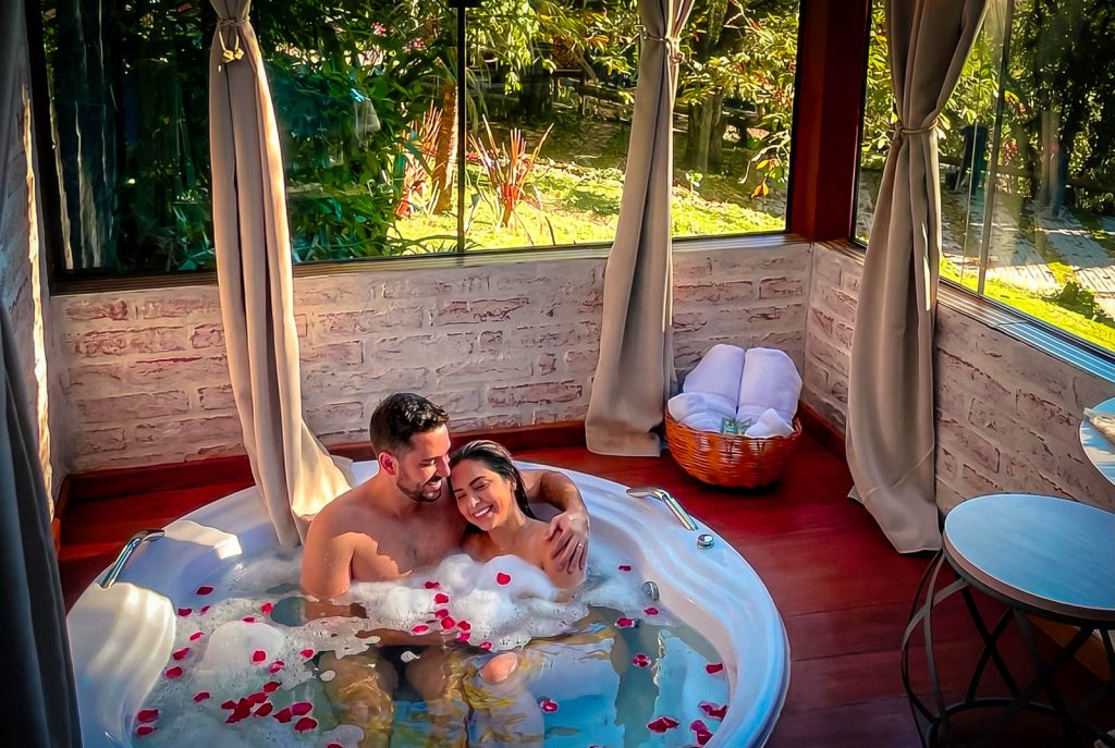 Velinn Pousada Canto da Cascata - Hospedagem em Monte Verde para casal com hidromassagem