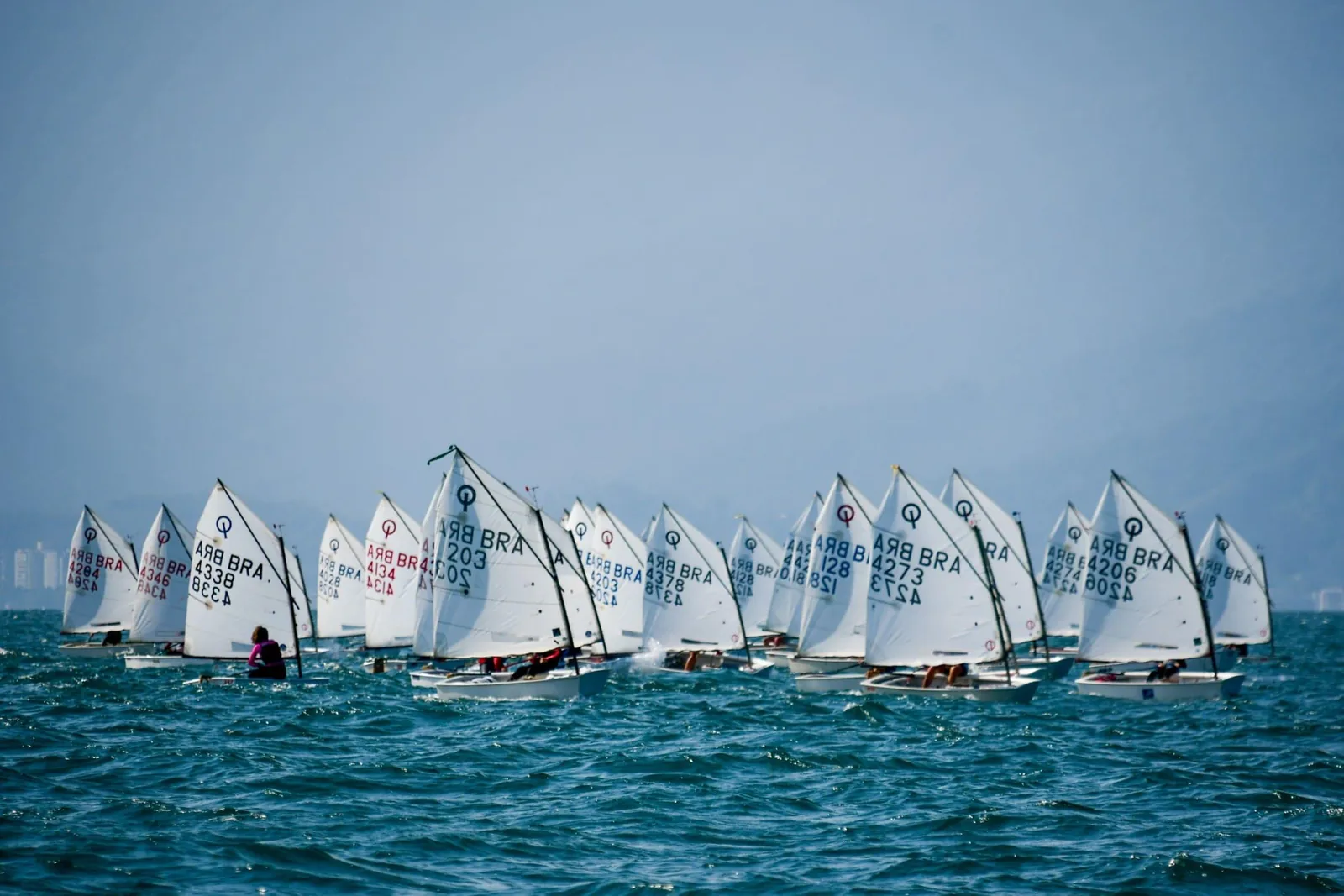 Ilhabela recebe Copa Brasil de Vela em outubro de 2026, saiba tudo sobre o evento na Capital Nacional da Vela