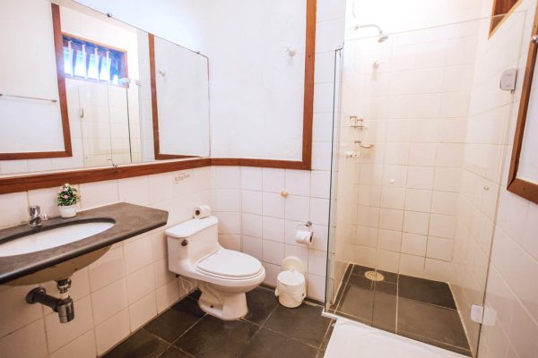 Banheiro Quarto Luxo Velinn Ponta do Pequeah 77