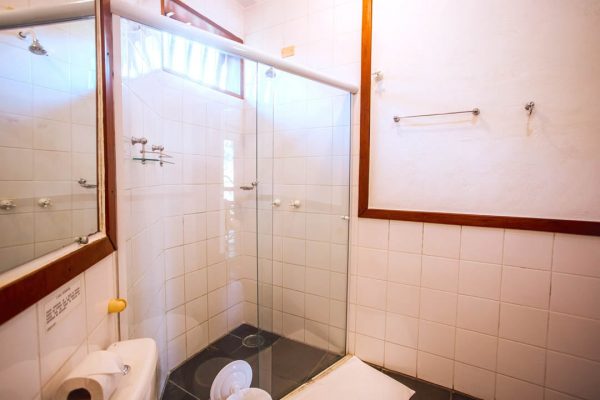 Banheiro Quarto Standard Velinn Ponta do Pequeah 66