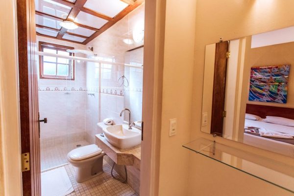 Banheiro Quarto Standard Velinn Pousada Villa Caicara