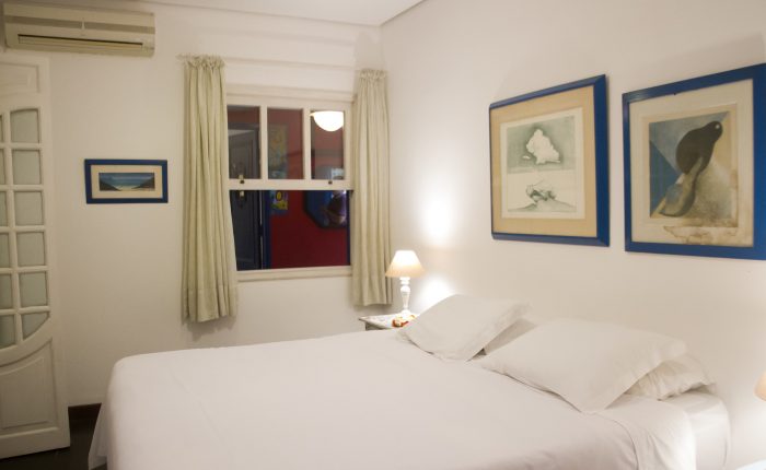 Velinn Pousada dos Hisbiscos Suite Super Luxo 4 camas . janela quarto Peq