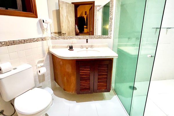 master bathroom velinn guesthouse villa caicara